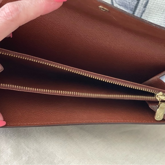 LOUIS VUITTON Vintage Sarah Wallet⭐️W/COA✨I will include a VERSACE Dust bag⭐️ - Picture 6 of 13